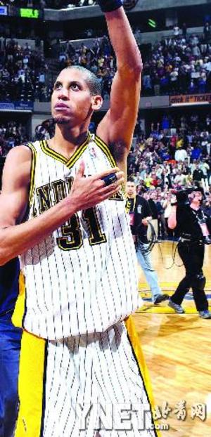 赢球心情好，巴萨高层赛后合影庆祝击败马竞.