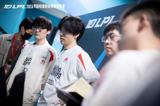 次速度上的 次速度上的